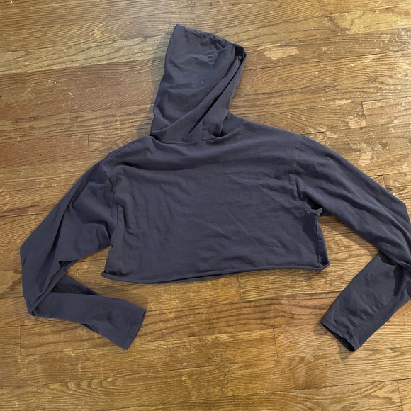 Fashion Nova Long Sleeve Crop Top - Picture 2 of 5